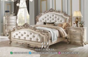 Harga Hemat Tempat Tidur Ukir Mewah dengan ukiran elegan, rangka kayu jati, dan finishing lac, sempurna untuk gaya dekorasi minimalis modern.