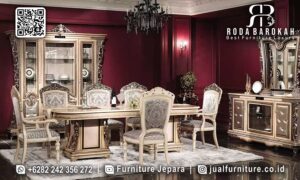 Langsung Kirim Meja Makan Mewah dengan kayu jati dan ornamen ukiran elegan, sempurna untuk menciptakan suasana klasik modern di ruang makan Anda.