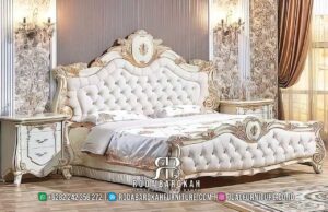 Penawaran Menarik Tempat Tidur Mewah Jepara Langsung Pakai RB-717 hadir dengan rangka kayu jati dan lukisan emas yang memukau, sempurna untuk gaya klasik Eropa.