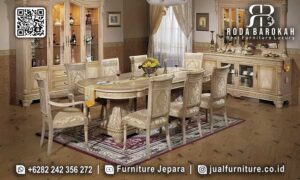 Rekomendasi Spesial Meja Makan Jepara Terkini dengan kayu jati finishing lac dan kain bludru, cocok untuk suasana minimalis modern yang elegan dan mewah.