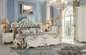 Rekomendasi Spesial Tempat Tidur Mewah Modern dengan kayu jati dan kain bludru, hadirkan elegansi klasik dan kenyamanan maksimal di kamar tidur Anda.