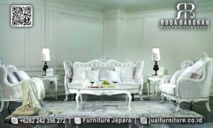 Tersedia Sekarang Sofa Ruang Tamu Mewah Paling Dicari RB-668 yang terbuat dari kayu jati dan memiliki ukiran elegan, sempurna untuk gaya klasik modern Anda.