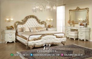 Harga Terbaik Tempat Tidur Estetik Gold dengan rangka kayu jati dan finishing lac, memberi nuansa luxury klasik yang elegan dalam setiap detailnya.