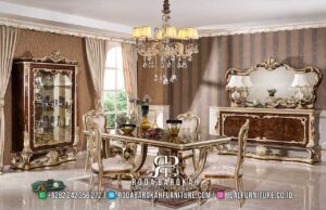 Promo Eksklusif Meja Makan Gold Jati menghadirkan kemewahan klasik dengan kaki ukiran, kain bludru, dan busa tebal, sempurna untuk dapur Anda.