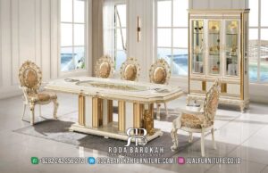 Promo Terbaik Meja Makan Mewah Multifungsi Unik RB-885 dengan kayu jati, kain bludru, dan desain klasik modern, sempurna untuk menciptakan nuansa elegan dan mewah.
