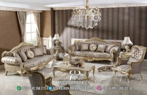 Promo Terbaik Set Kursi Sofa Tamu Ukir dengan material kayu jati dan finishing gold doff, sempurna untuk ruang tamu elegan Anda.