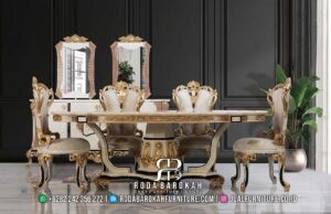 Rekomendasi Meja Makan Gold Custom Tahan Lama RB-837 hadir dengan kayu jati dan finishing lac emas, sempurna untuk ruang makan elegan Anda.