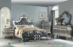 Rekomendasi Spesial Kamar Tidur Luxury Mewah Bahan Berkualitas RB-859, hadir dengan kayu jati dan finishing silver leaf, sempurna untuk nuansa elegan dan classy.