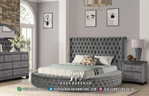 Rekomendasi Spesial Tempat Tidur Queen Size dengan rangka kayu jati, finishing HPL, dan busa jok high density foam untuk sentuhan elegan dalam tidur Anda.