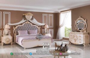 Top Seller Tempat Tidur Kanopi Mewah dengan material kayu jati dan finishing lukisan emas, hadirkan nuansa mewah dengan tiang kanopi dan laci penyimpanan yang stylish.