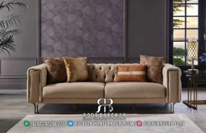 Bergaransi Sofa Tamu Stainless Mewah warna krem dengan rangka besi hollow dan kaki krom, sempurna untuk nuansa elegan dan gaya minimalis modern di rumah Anda.