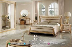 Hits Tempat Tidur Impreial Mewah dengan rangka kayu jati dan finishing gold doff ini memberikan nuansa elegan dan dekoratif untuk kamar Anda.