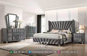 Promo Kilat Tempat Tidur Minimalis Modern Anti Rayap RB-929 hadir dengan rangka Kayu Jati doff dan kaki Stainless Steel, memberi nuansa elegan dan modern di kamar tidur Anda.