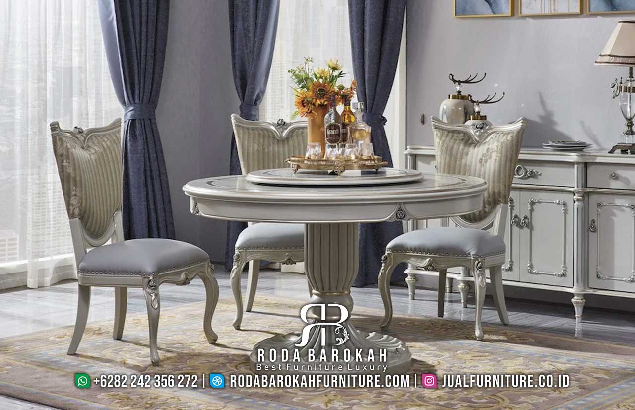 Promo Meja Makan Ukir Minimalis Finishing Rapi RB-983 dengan rangka kayu jati abu-abu dan desain klasik modern memberikan sentuhan elegan.