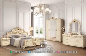 Terlaris Jual Tempat Tidur Mewah Siap Pakai RB-977 hadir dengan rangka kayu jati dan cat duco krem, desain barok elegan serta laci penyimpanan praktis.