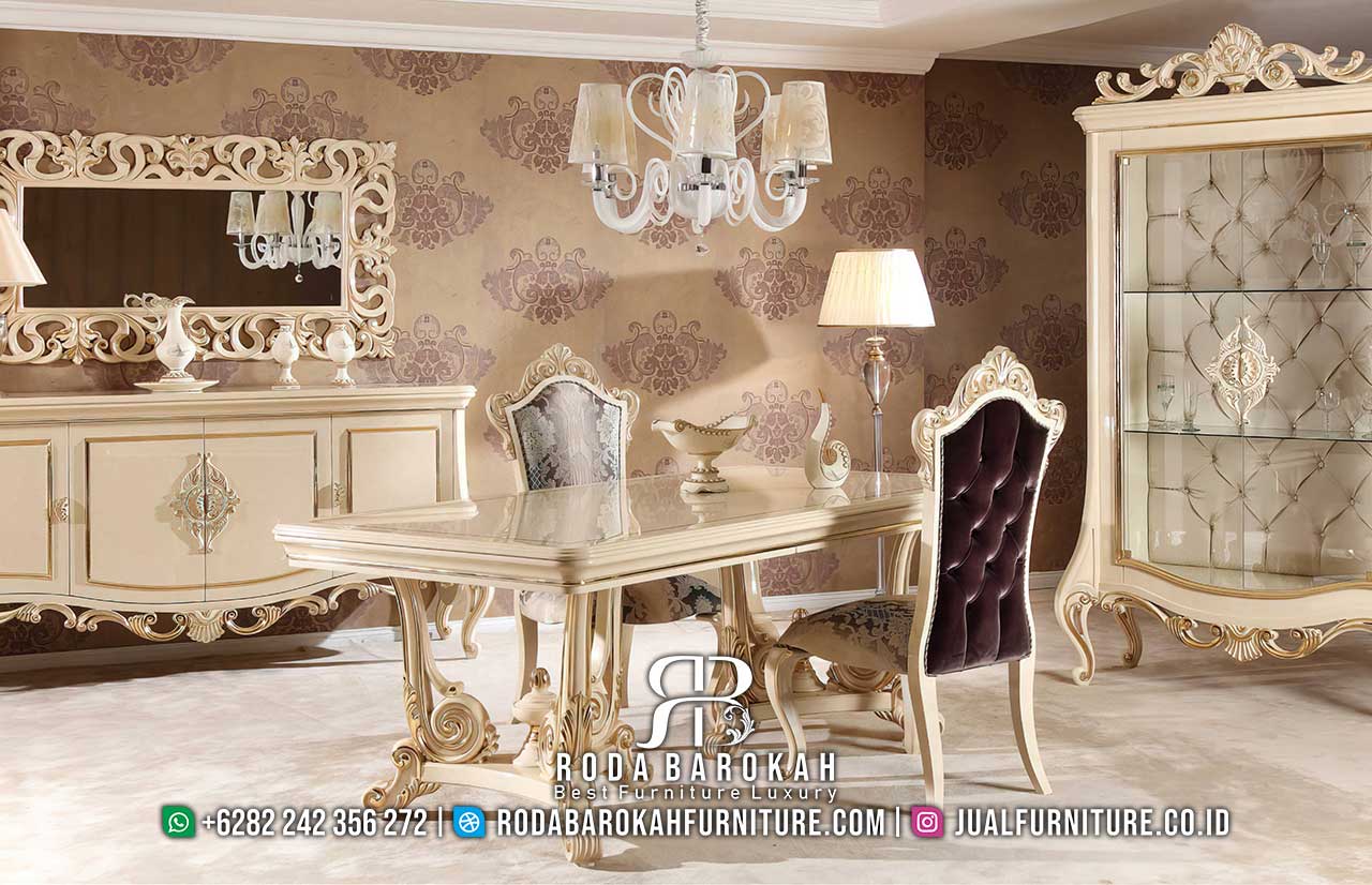 Top Pilihan Meja Makan Mewah Klasik Gaya Natural RB-923 dengan kaki spiral kayu jati dan kain bludru elegan, sempurna untuk menambah kemewahan ruang makan.