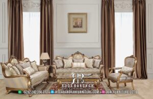 Desain Sofa Tamu Prestige Kesan Antik RB1010 hadir dengan rangka kayu jati, finishing gold doff, dan ukiran elegan, sempurna untuk menambah keanggunan ruang tamu Anda.