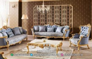 Jual Sofa Tamu Mewah Palermo Desain Berkelas RB1022 hadir dengan rangka kayu jati dan kain bludru, sempurna untuk menambah elegansi ruang tamu Anda.