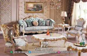 Produk Terbaru Sofa Tamu Mewah Amalfi Produksi Jepara RB1035 hadir dengan rangka kayu jati dan finishing gold plating, memberikan nuansa mewah dan elegan untuk ruang tamu Anda.
