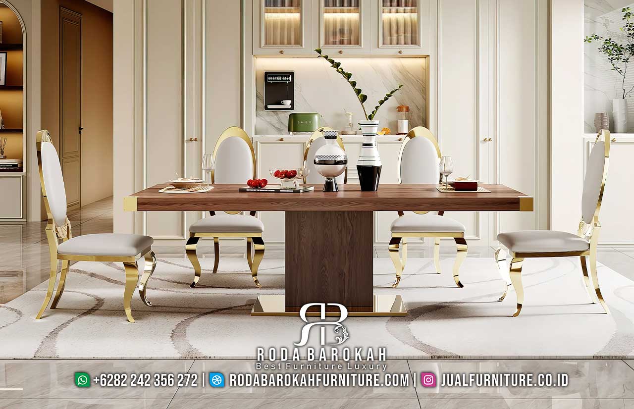 Spesial Meja Makan Mewah Lucerno hadir dengan kaki meja berbentuk kotak dan finishing doff gold yang elegan, sempurna untuk mempercantik ruang makan A...