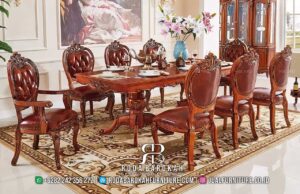 Viral Meja Makan Jati Klasik dengan kaki meja ukiran dan finishing poliurethane glossy, menghadirkan nuansa elegan untuk ruang makan Anda.