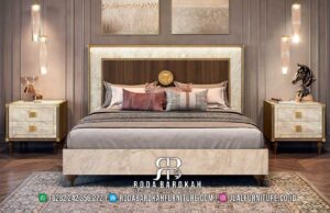 Kamar Set Marmer Mewah Kombinasi Kayu Jati RB1067