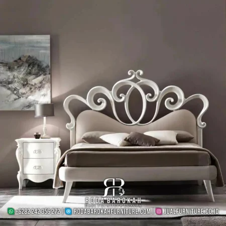 Dipan Kamar Tidur Mewah Detail Ukir Yang Cantik RB-160
